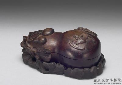 图片[3]-Calabash-shaped fragrant wood pendant with its own box-China Archive